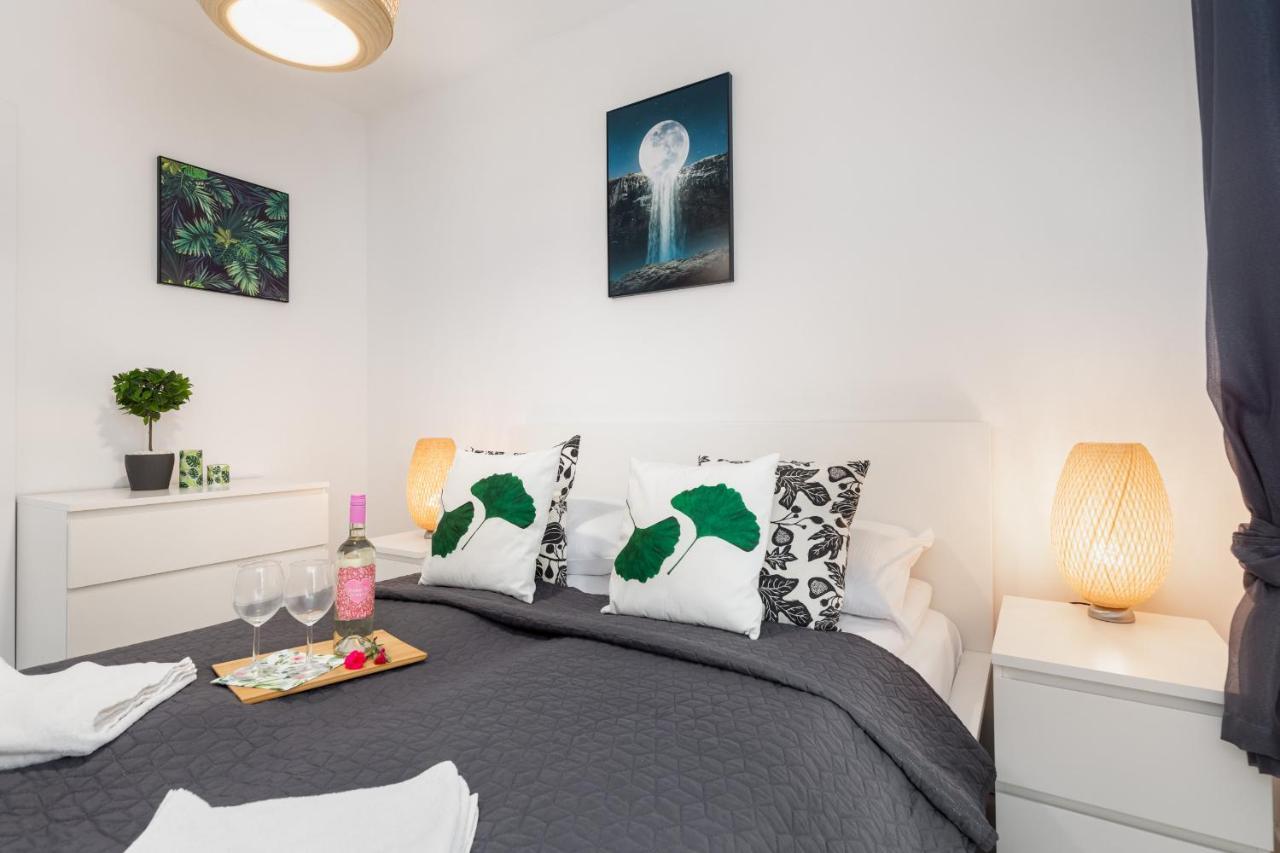 Kapitanski Mostek By Renters